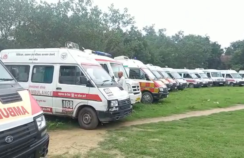 ambulance-workers-strike.jpg