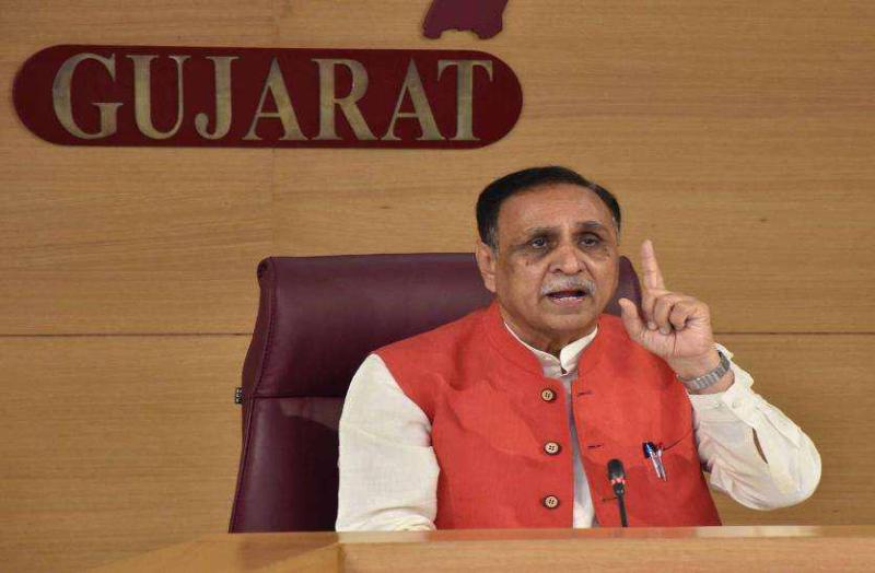 गुजरात में रात्रि कफ्र्यू में मिली एक घंटे की राहत