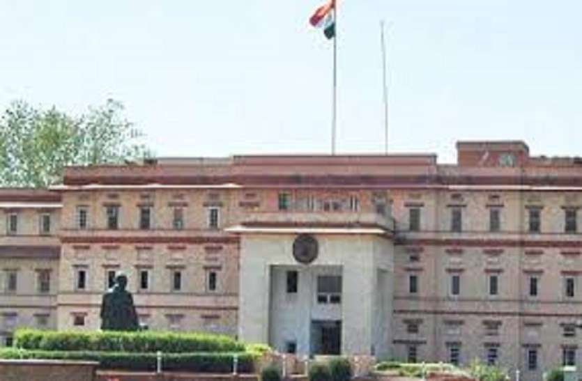 शहर से गांव तक बदल गया प्रशासन का चेहरा