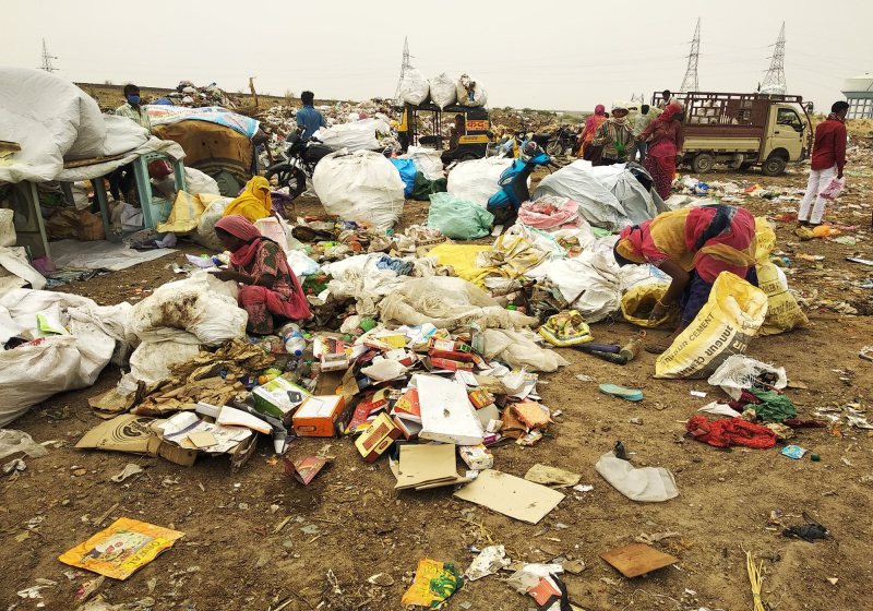 दो वक्त की रोटी के लिए दांव पर स्वास्थ्य