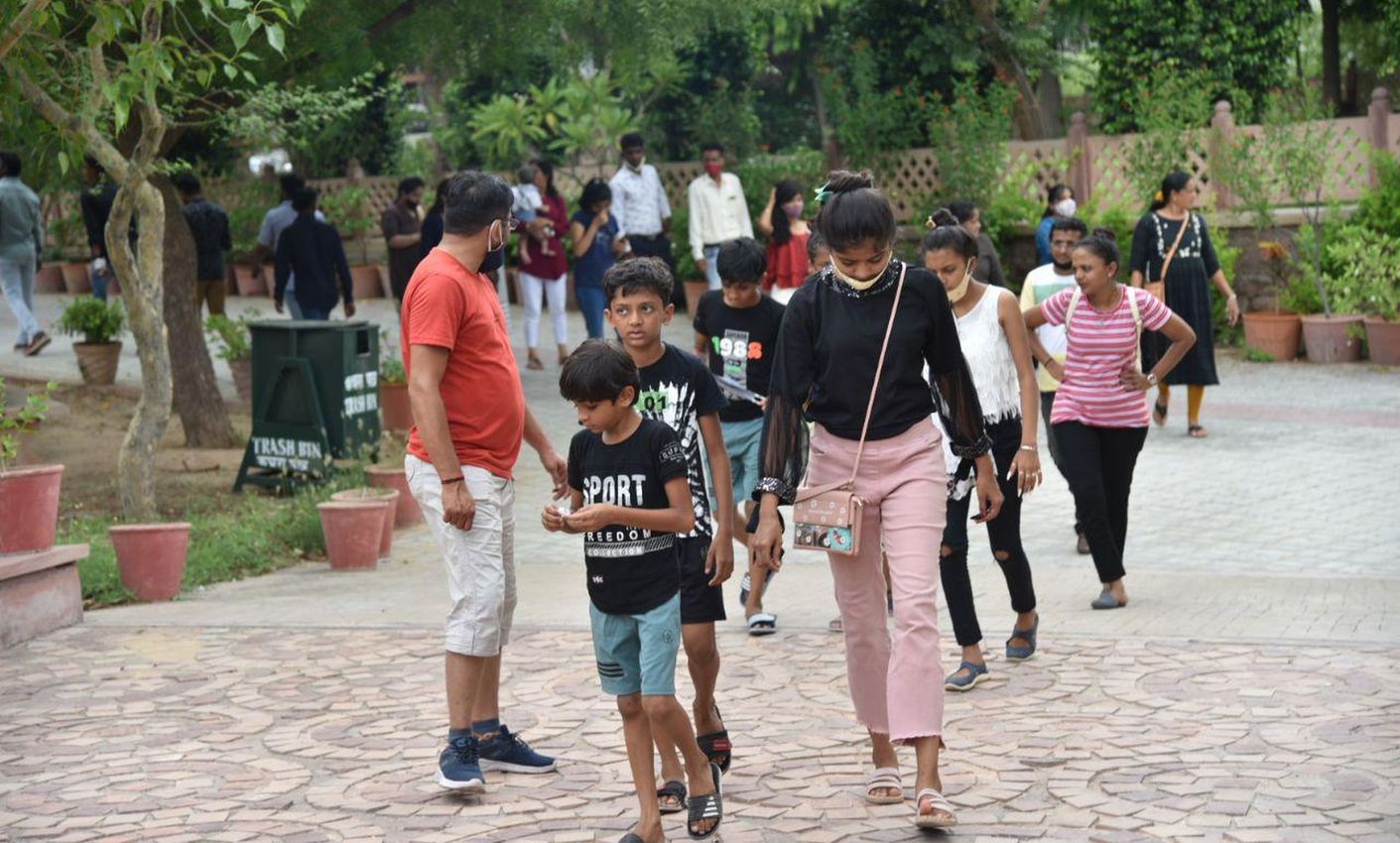 लंबे अर्से बाद माचिया जैविक उद्यान में लौटी दर्शकों की बहार
