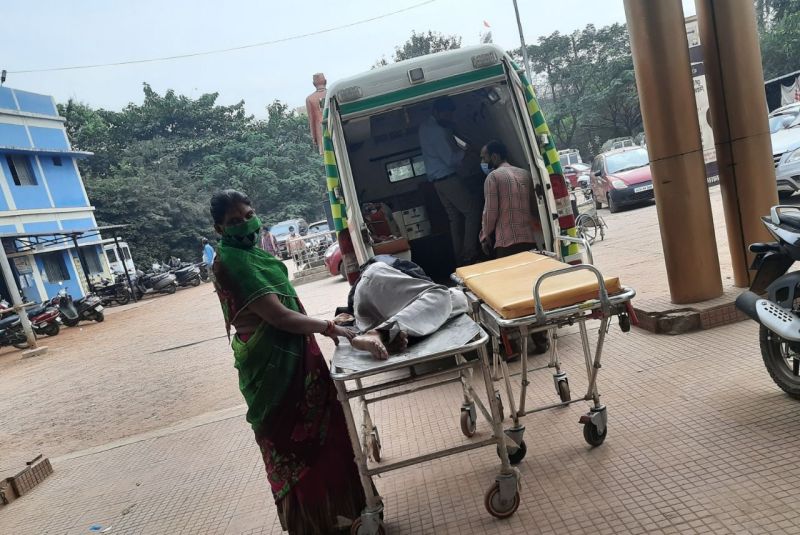 108 एंबुलेंस कर्मियों को तीन माह बाद मिला एक माह का वेतन, प्रबंधन का कहना सबकुछ ठीक