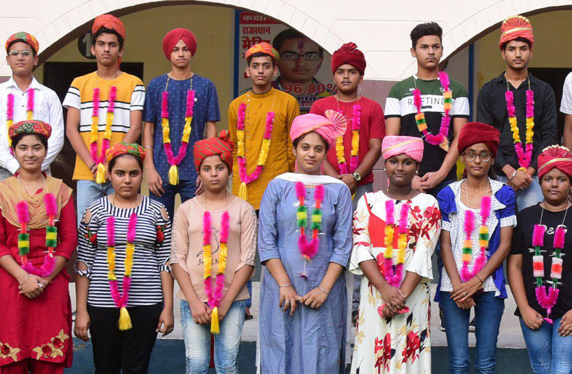 99.15 प्रतिशत विद्यार्थियों के नाम 10 सालों से लगातार पास होने का रेकॉर्ड