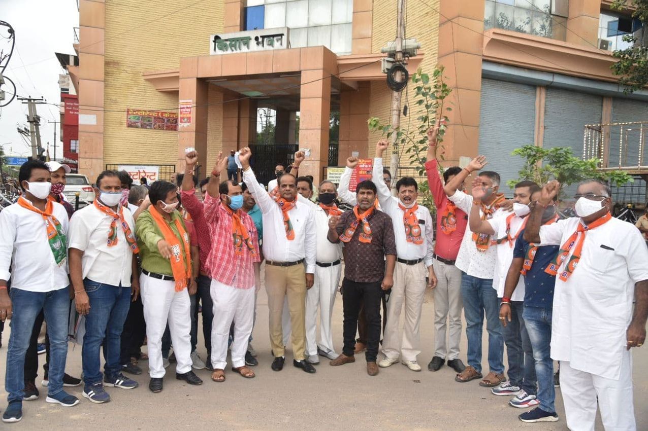 जोधपुर में प्रदेश सरकार के खिलाफ भाजपा ने किया प्रदर्शन