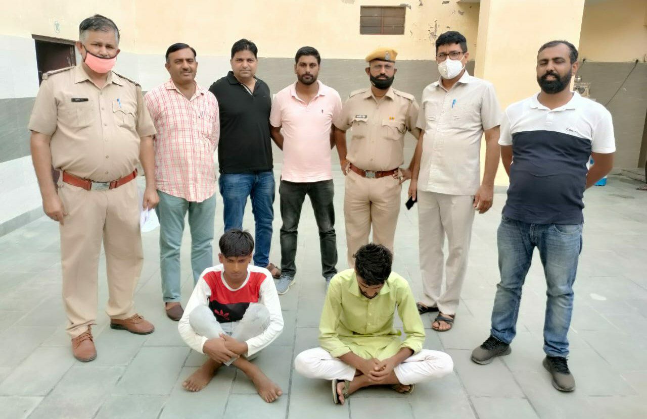 पेट्रोल पंप मालिक को गोली मारकर नकदी लूटने के मामले में गिरफ्तार आरोपी रिमांड पर लिए