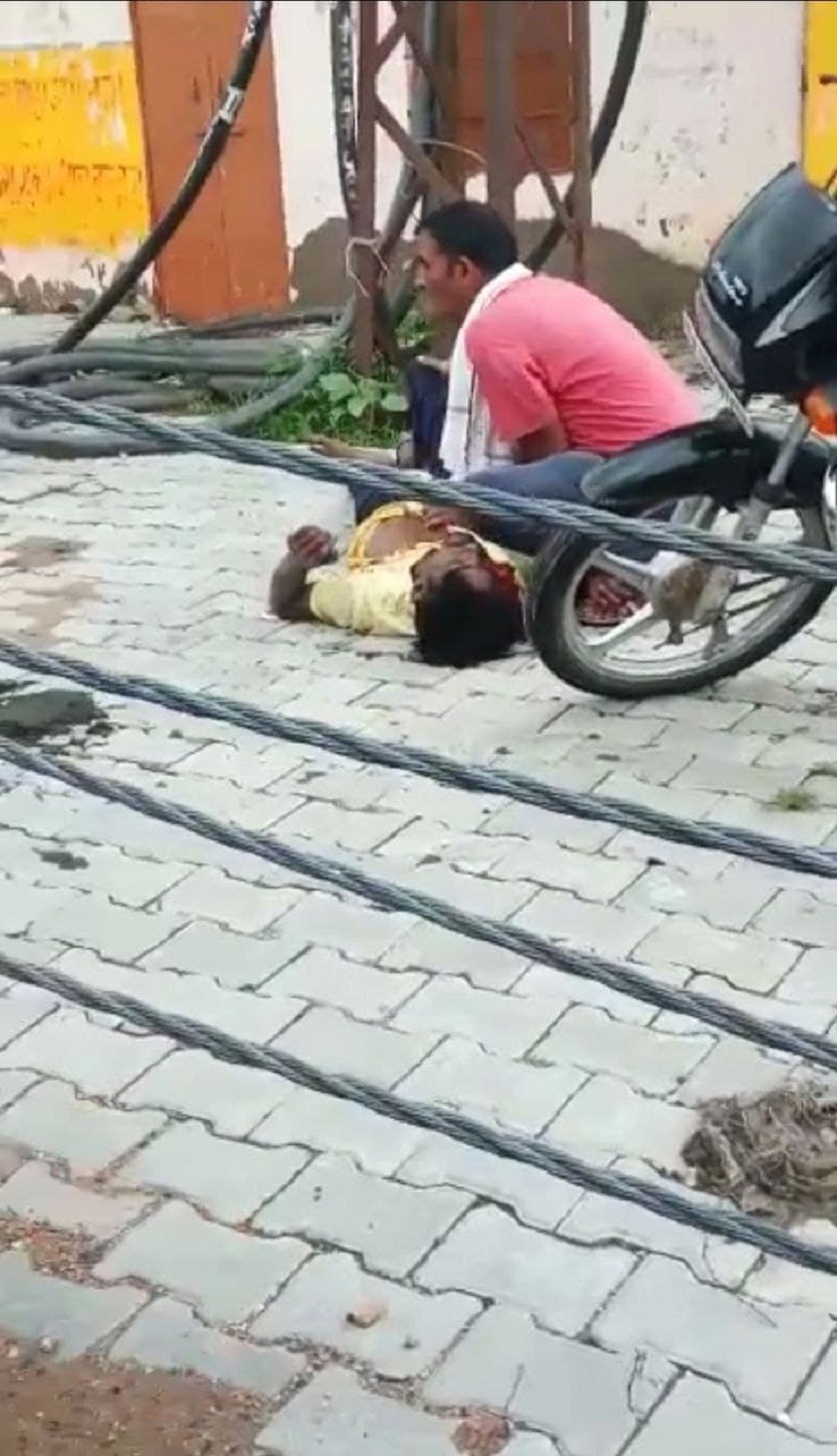 बंद लाइन में अचानक सप्लाई कर दी शुरू, करंट से बिजली कर्मचारी की मौत
