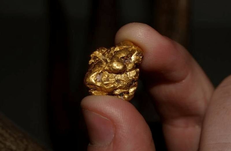 वैज्ञानिकों का एक और कारनामा, पानी से बनाया सोना