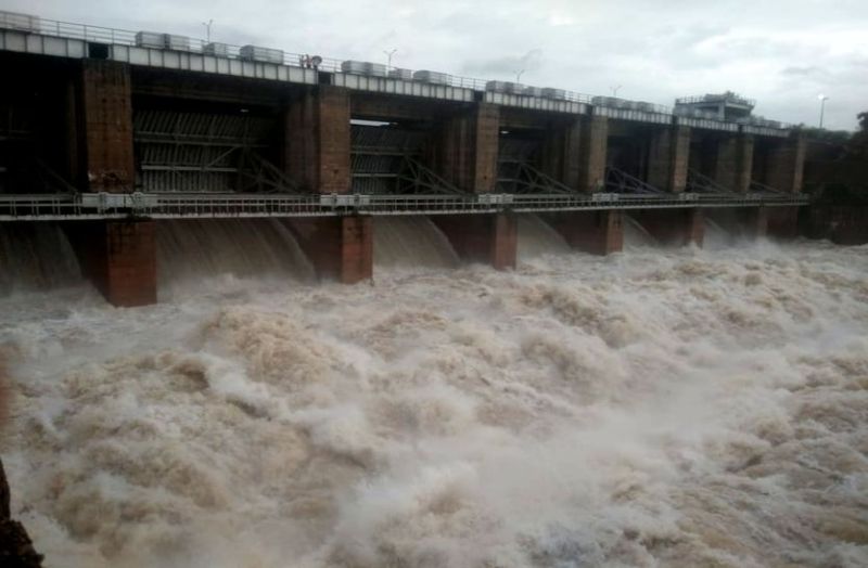 करौली जिले का छलका पांचना बांध, छह गेट खोलकर छोड़ा पानी, नदी-नाले उफने, बांध-तालाब लबालब