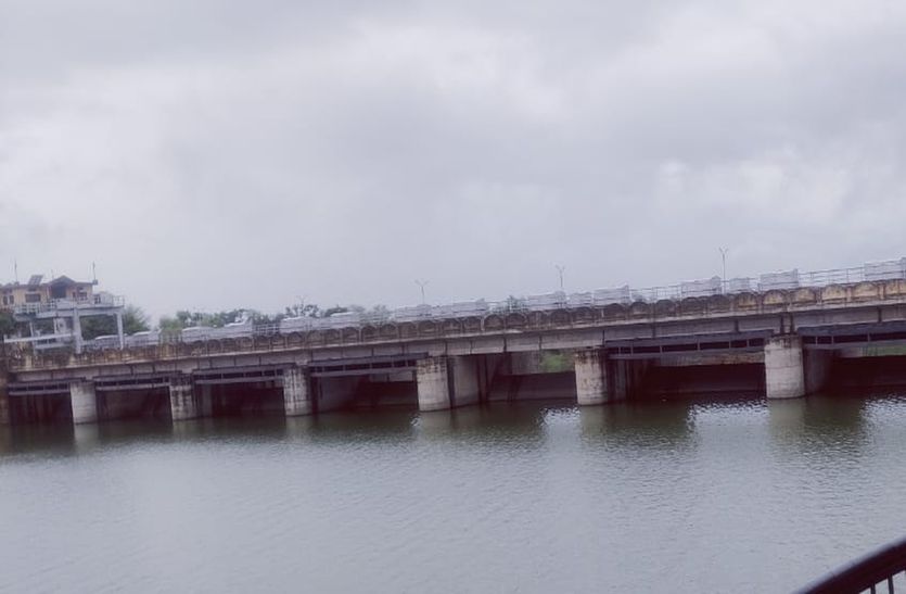 करौली जिले के पांचना बांध में पानी की हिलोरों से नाच उठा ‘मनमयूर ’, इस बार गेट खुलने की जगी उम्मीद