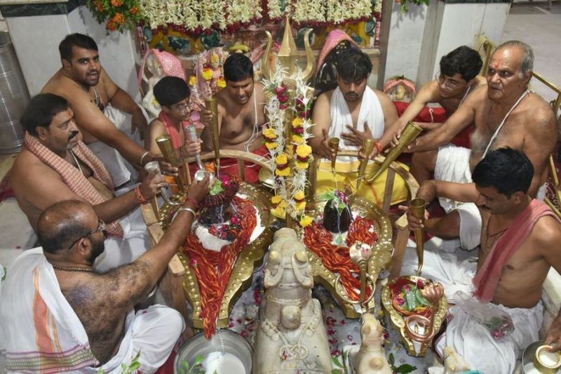 शिवालयों में बारिश के लिए अभिषेक