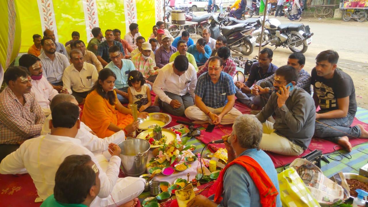Sangh members sitting on indefinite strike performed good-natured Hava