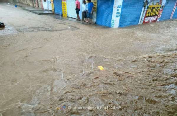 the-situation-worsened-due-to-rain-in-tonk