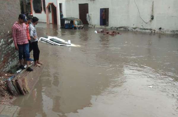 the-situation-worsened-due-to-rain-in-tonk