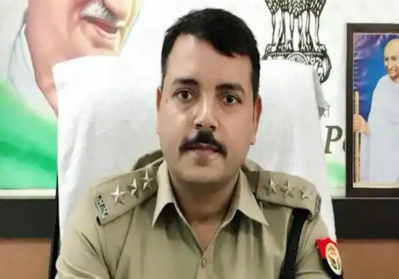 Warrant issued against ACP Chakramani Tripathi posted in Varanasi