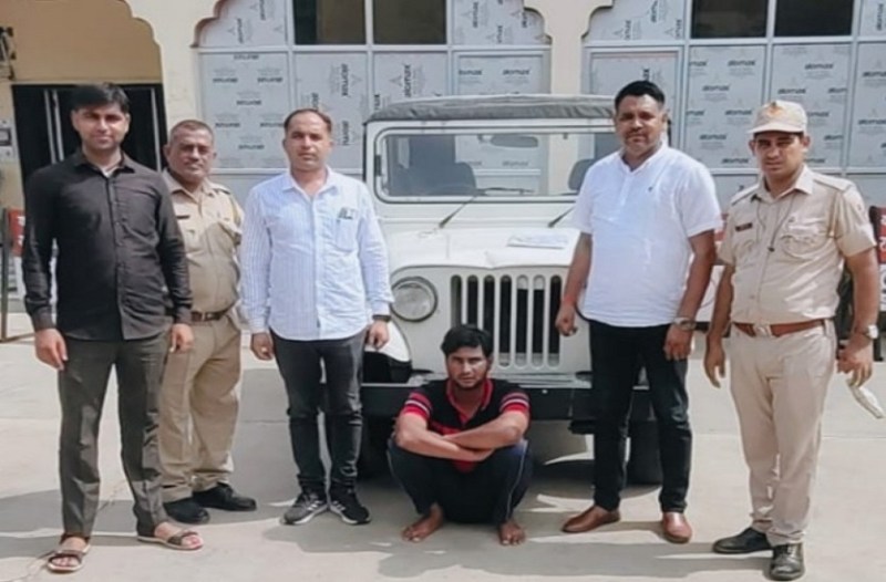 गाड़ी चुराने के बाद खेतों में छिपा देता था शातिर