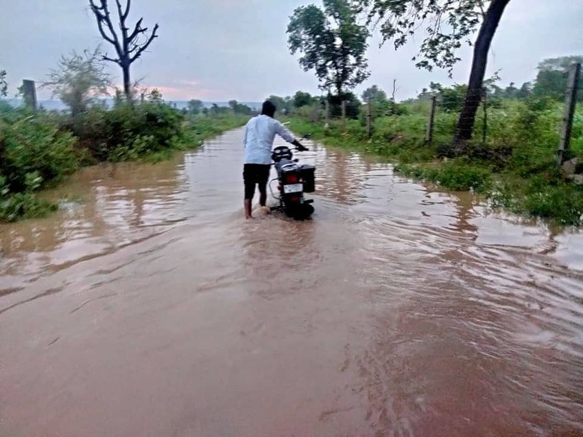 दौसा.  ग्रामीण इलाकों में बारिश बनी आफत