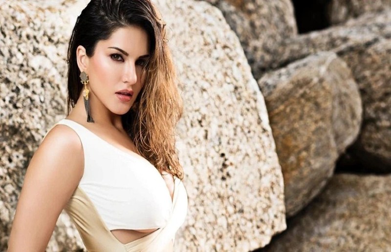 Sunny leone gave bold scenes