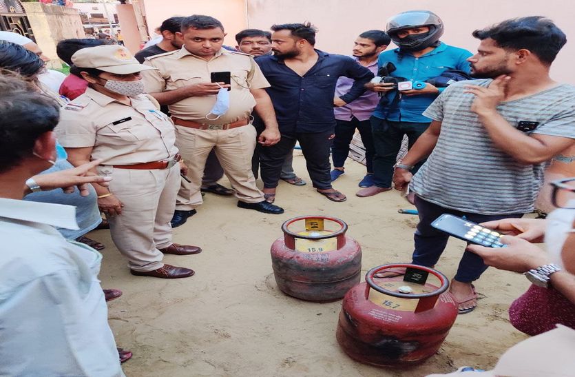 सिलेंडर में आग से पति- पत्नी व बेटी झुलसे, गंभीर हालत में जयपुर रैफर