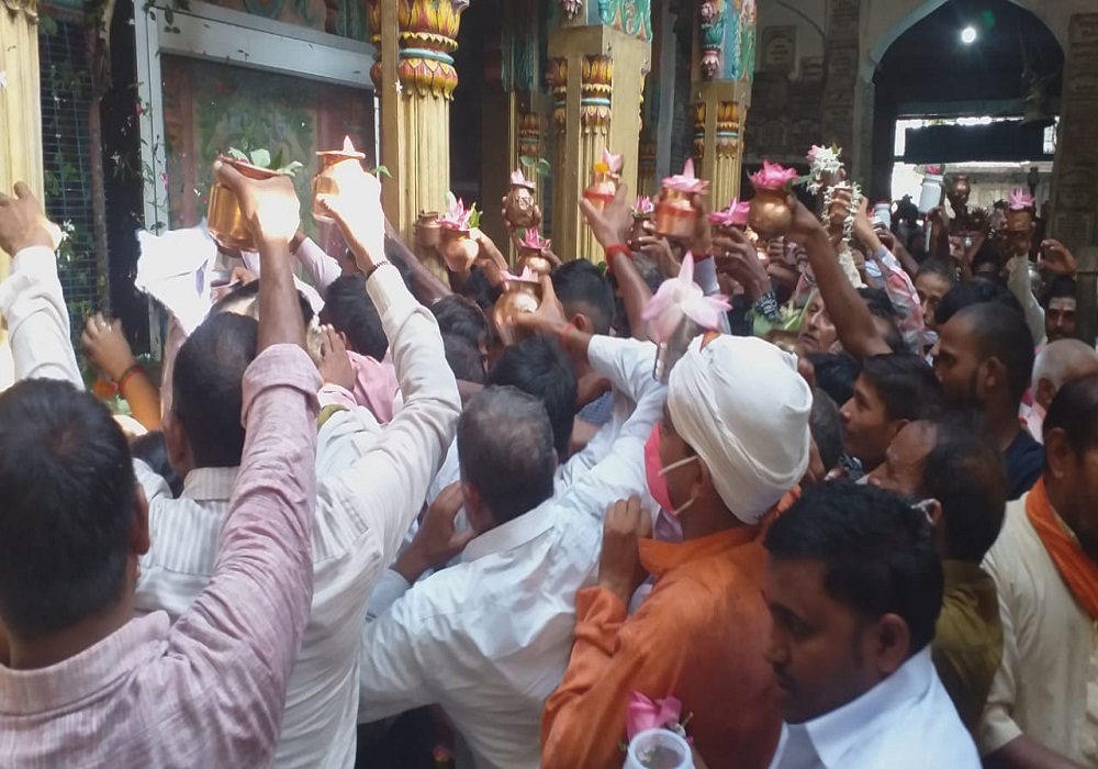 श्रावण मास में भगवान शिव को जलाभिषेक की शुरु हुई परंपरा