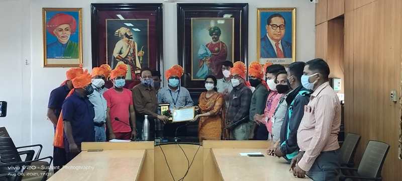 मुंबई महापालिका के दल का प्रशासक ने किया अभिनंदन