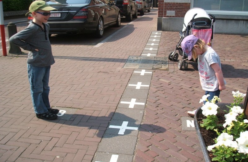 AMAZING : दो देशों के बीच बसा ये शहर, दोहरी नागरिकता..फिर भी कोई विवाद नहीं