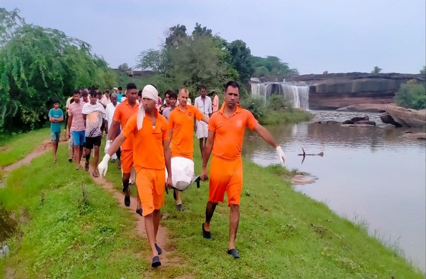 पिकनिक मनाने आए एक युवक की मौत, दोस्त पर लगा हत्या करने का आरोप