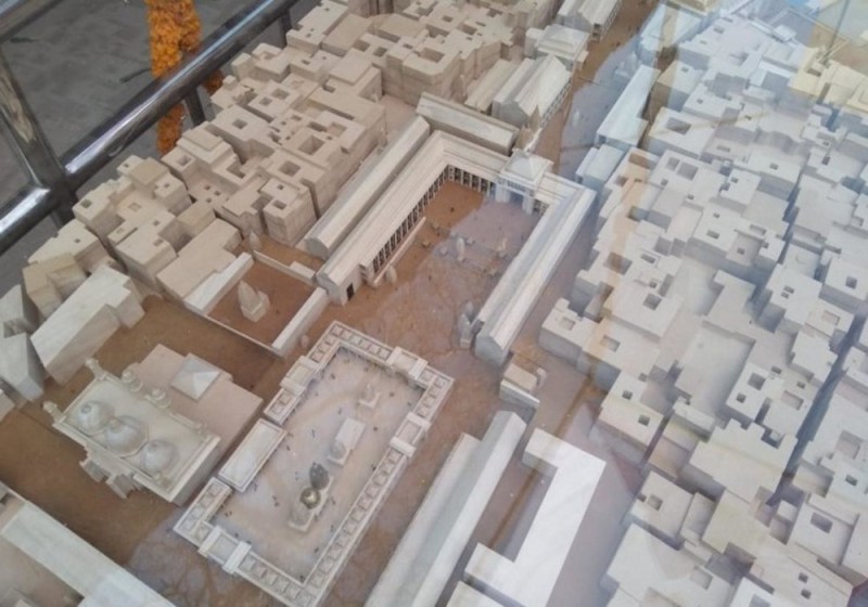 Kashi Vishwanath Corridor being built in 52000 square meters