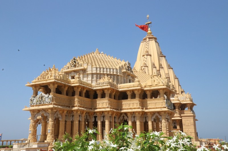 सोमनाथ महादेव मंदिर में आरती में यात्रियों का प्रवेश रहेगा बंद