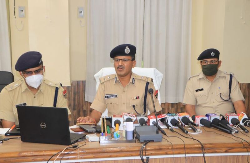 पुलिस ने फायरिंग कर पकड़ा दो जवानों की हत्या का फरार आरोपी