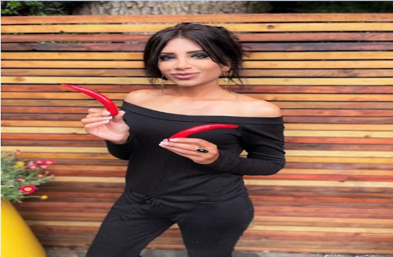 तीखे तेवर से बनी चिली चैंपियन, एक बार में खाती है इतनी मिर्च, जानकर हो जाएंगे हैरान