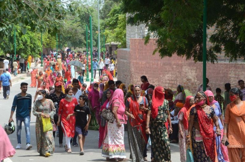 श्रावण महोत्सव में झलका उत्साह, पौधे लगाकर लिया संरक्षण का संकल्प