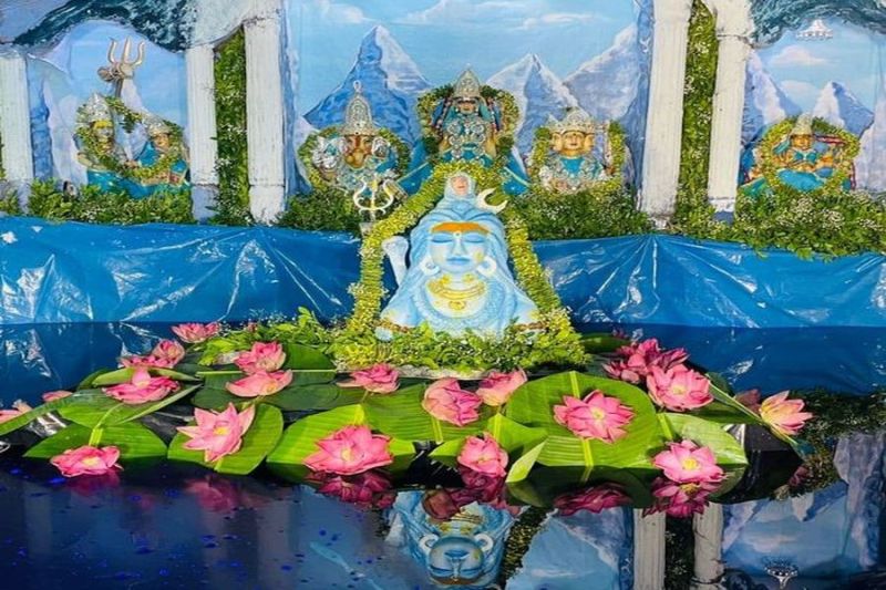 शिवालयों में देर शाम तक रहा उत्सव का माहौल