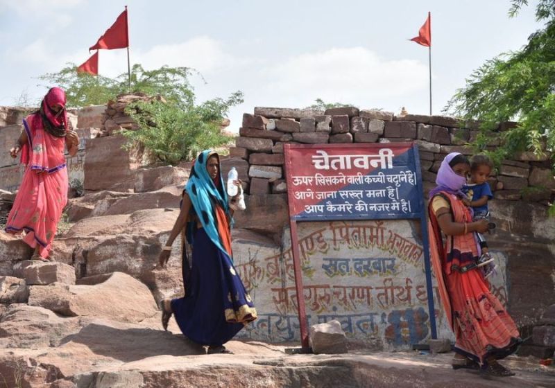 बाबा रामदेव प्राकट्य दिवस से एक माह पूर्व ही बढऩे लगे जातरू