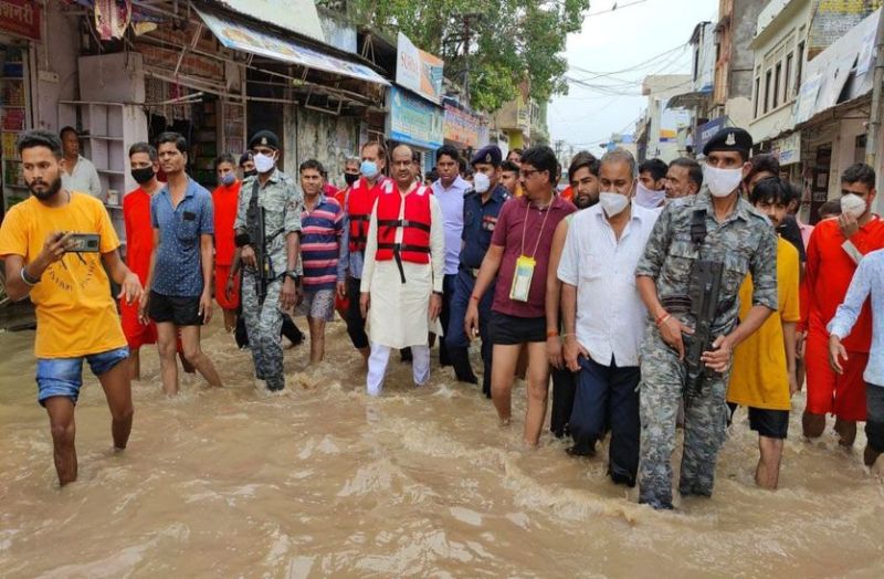 बाढ़ पीडि़तों के आंसू पौंछने में सरकार लेटलतीफ, भाजपा फ्रंट फुट पर
