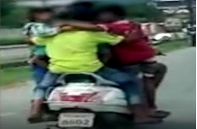 7 बच्चों को बैठाकर नाबालिग ने भरा फर्राटा, लोगों की जान आई सांसत में