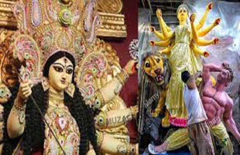 WEST BENGAL DURGA PUJA--मां के हाथों में ही मां की आराधना