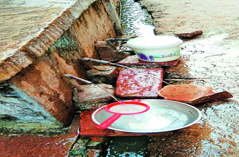 जलदाय विभाग की लापरवाही, दूषित पानी पीने को मजबूर शहरवासी