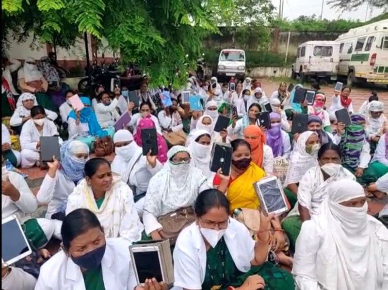 अनमोल एप में आ रही तकनीकी समस्या से एएनएम परेशान