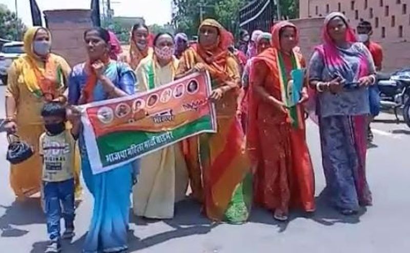 नाबालिग गैंगरेप मामले में कार्रवाई की मांग