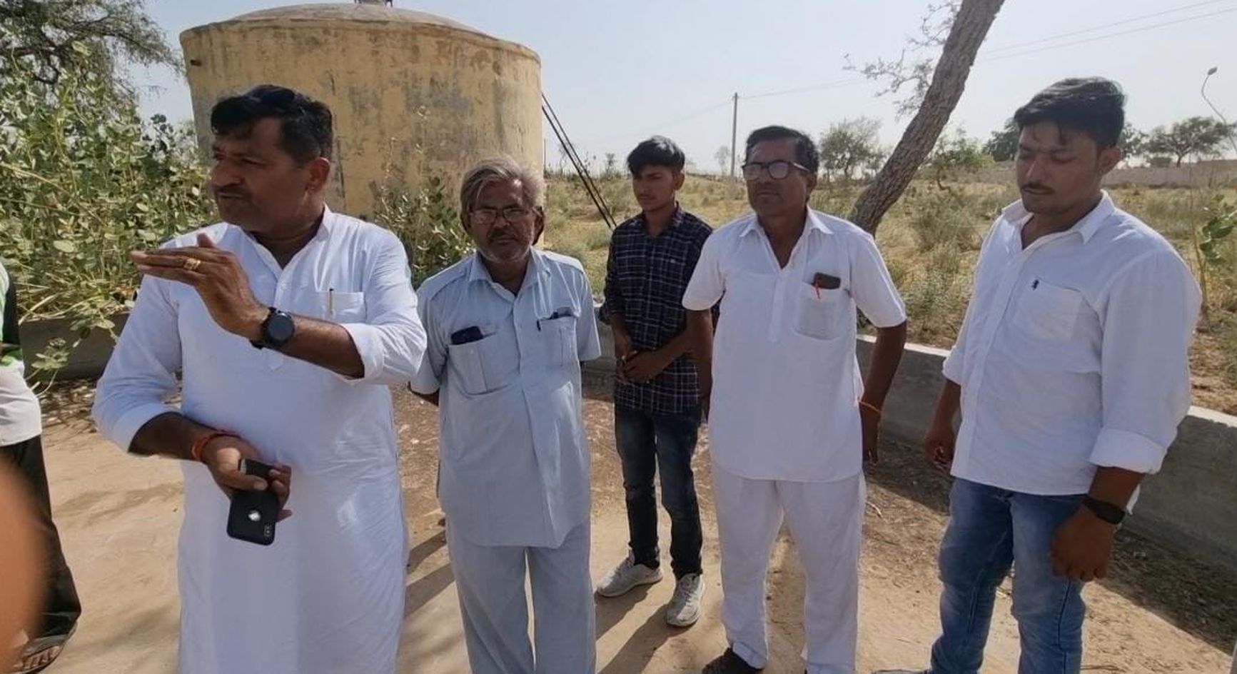 जलापूर्ति बंद, ग्रामीणों ने जताया रोष