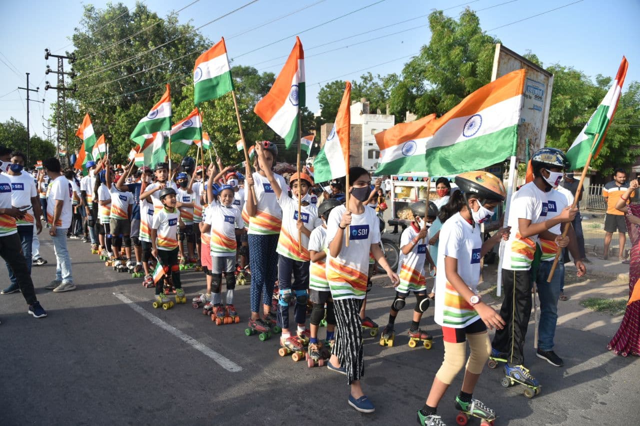 स्वाधीनता दौड़ में दौड़ें शहरवासी