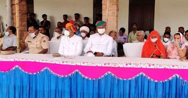 आन बान व शान से लहराया तिरंगा