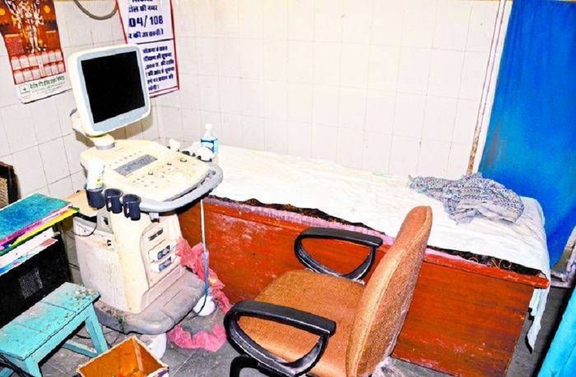 जेब में नहीं थे पैसे, फॉर्म भरने से किया मना तो चाय वाले से उधार लेकर दी रिश्वत