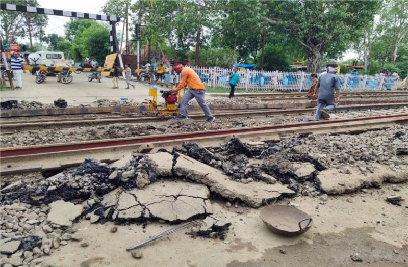 Khurai Gate was closed for four days, heavy vehicles came out of the city