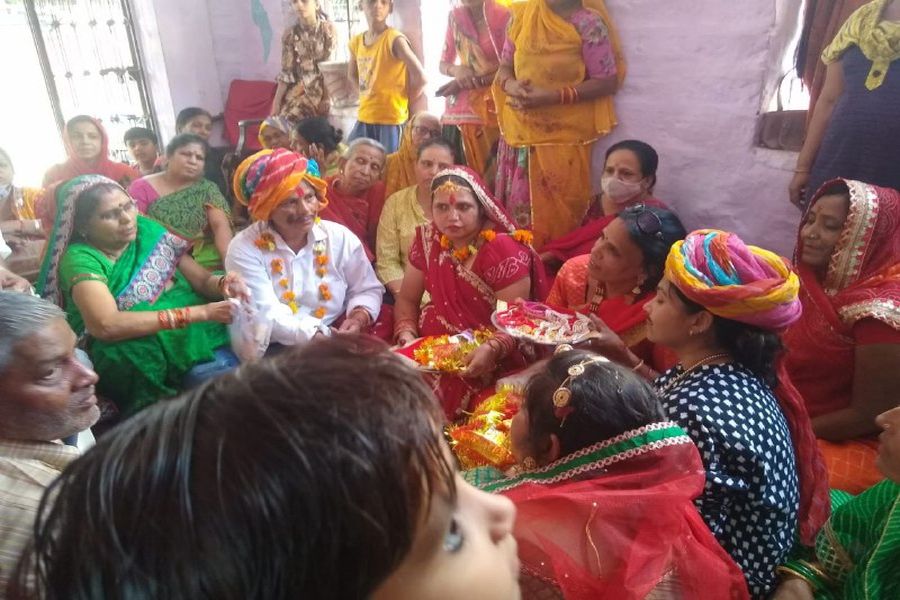 रूठे इन्द्रदेव को मनाने रचाया मेंढ़क-मेंढ़की का विवाह