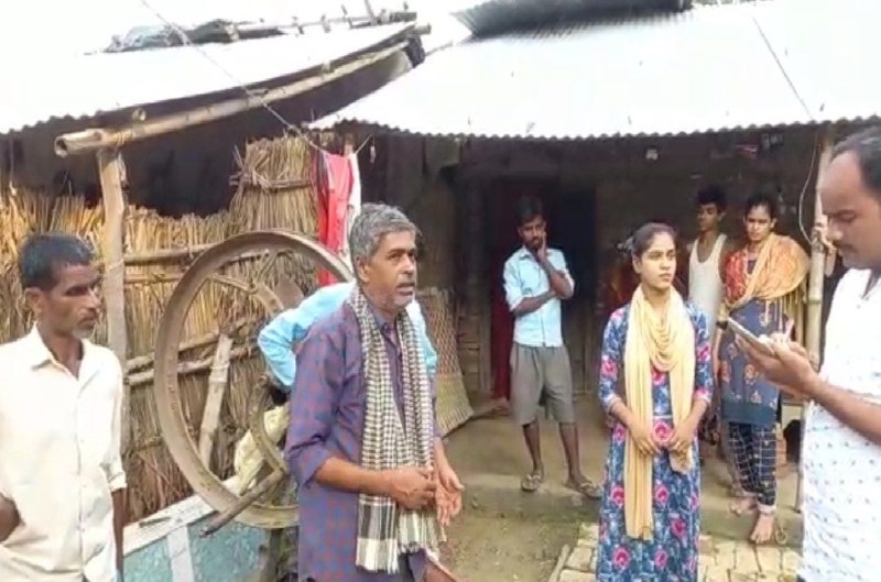 12 वर्षीय किशोरी का खेत में मिला शव, परिजनों ने हत्या कर शव फेंके जाने की जतायी आशंका