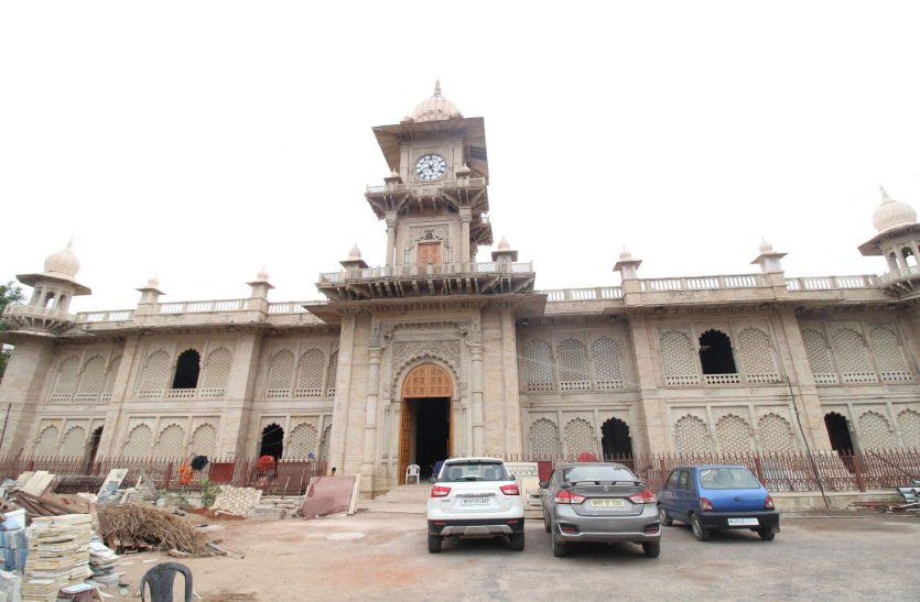 इंडो-ब्रिटिश शैली में बना है विक्टोरिया मार्केट, आजादी के पहले कलाकार बेचते थे उत्पाद