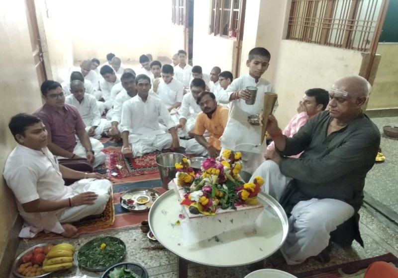 हनुमान सेतु मंदिर में वेद पाठ कर मना संस्कृत दिवस