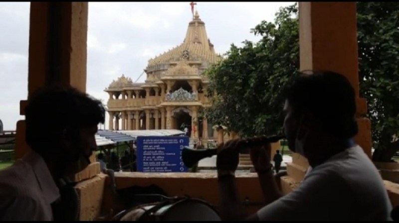 तीन पीढिय़ां कर रही स्वरों से सोमनाथ महादेव का अभिषेक