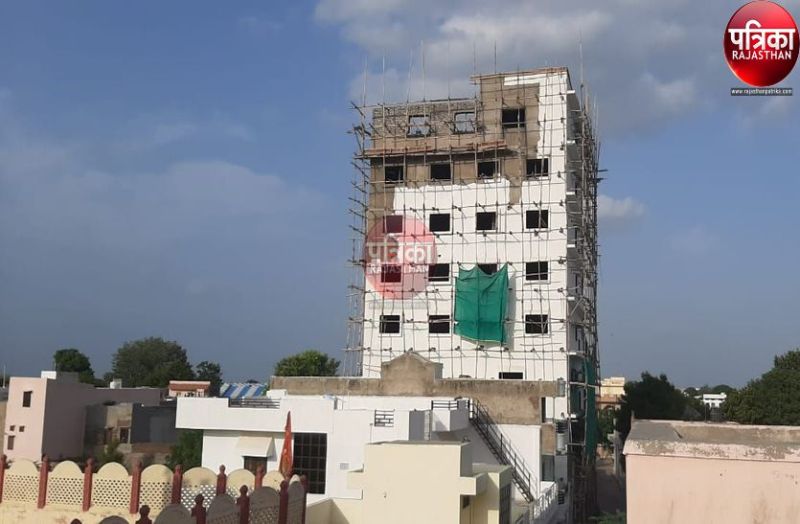 घर के निर्माण की इजाजत और बना दी आठ मंजिला व्यावसायिक इमारत, अब गेंद सरकार के पाले में